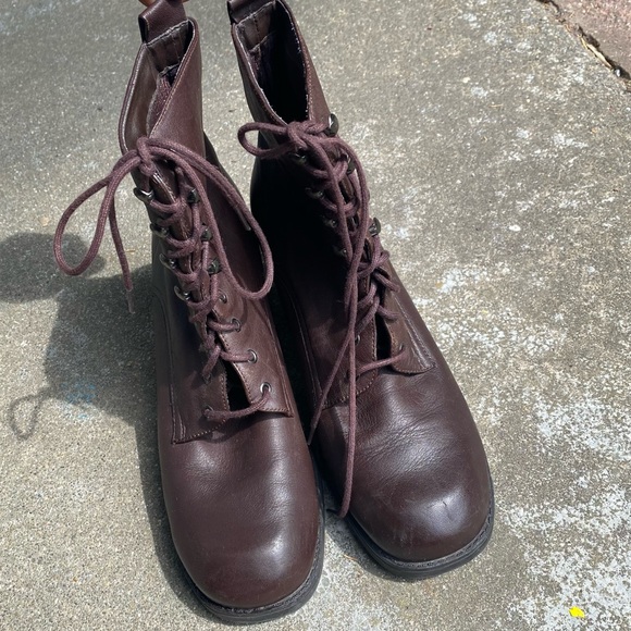 Vintage 90s lace up Brown Leather Boots 8 - Picture 2 of 15